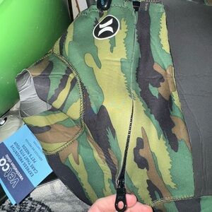 Camouflage Hurley -Neoprene Wetsuit full suit chest zipper , worn 3x .
